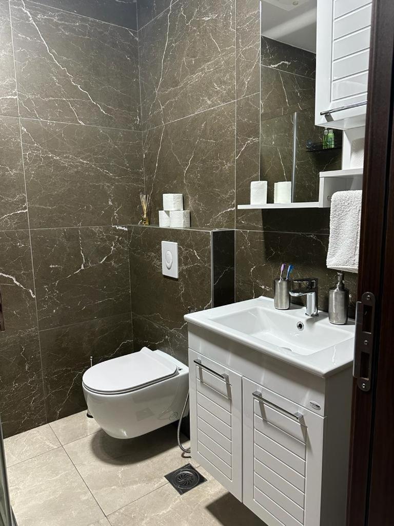 Nejra Apartment ウルツィニ エクステリア 写真